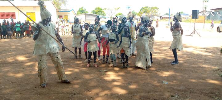 Danse traditionnelle des mbodomo Danse traditionnelle des mbodomo