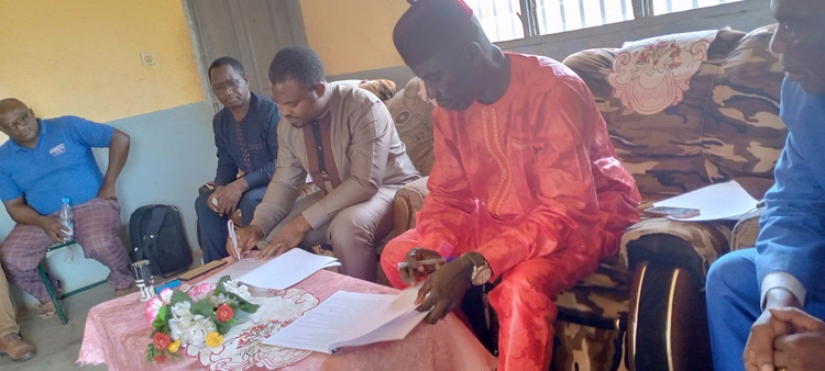 Signature d'accord de partenariat entre Cabtal et la communauté mbodomo (ALTRAG_MBODOMO)